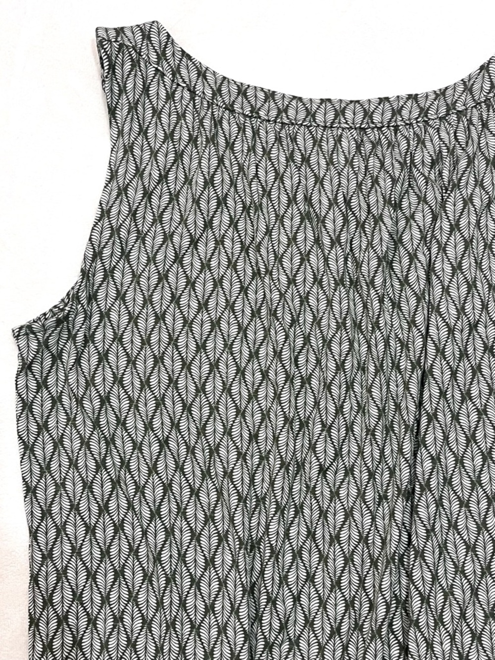 LOFT Outlet Women’s Dark Green & White Geometric Sleeveless Tank Top Large - Picture 13 of 16